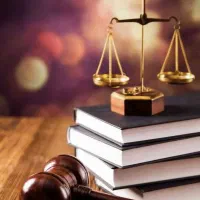 وکیل پایه دادگستری