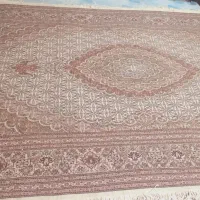 قالی کرم رنگ
