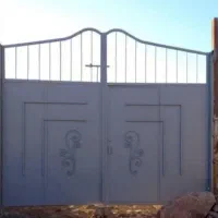 سه عدد در، درحدنو فروشی