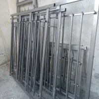 پنجره های نرده هلالی برای باغ و ویلا