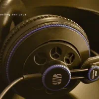 2 عدد هدفون حرفه ای مخصوص استودیو و کار های دی جی