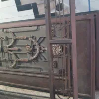 درب آهنی دو لنگه بسیار تمیز