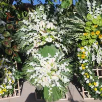 تاج گل ، پایه گل مناسبتی