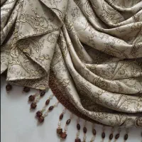 والان با پارچه ترک و آویزهای سنگی ترک
