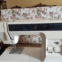 چرخ خیاطی ژانومه اصل به همراه میز دوکاره