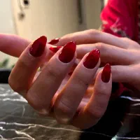 کاشت ناخن/ تریم ناخن/ ارائه تمام خدمات ناخن