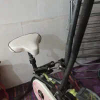 دوچرخه ثابت برای تنظیم وزن و تناسب اندام