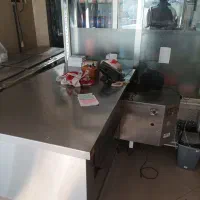 وسایل کامل رستوران و فست فود شراکتیم کار میکنم