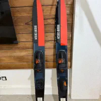 تخته اسکی روی آب