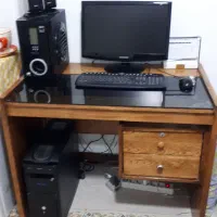 میز کامپیوتر چوبی