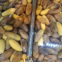 رطب شاهانی‌ (سوغات جهرم)  وسط شیراز