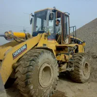 راننده لودر هستم با سابقه کاری در معادن و شرکتها