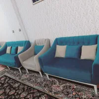 مبل راحتی ودو عدد میز عسلی|مبلمان خانگی و میز عسلی|اسلامآباد غرب, |دیوار