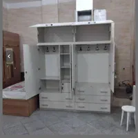 مونتاژ کار و کارگر ساده