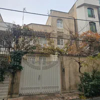 ۲۲۰ متر کلنگی باجواز ۵ طبقه وصددرصد قابل تجمیع