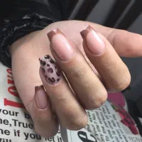 کاشت و ترمیم ناخن