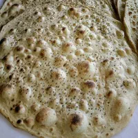 کارگر نانوایی ساده نان فروش بسته بندی نان