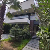 ویلاتریبلکس،استخرروی روف،آپادا.ناسندعرصه اعیان