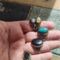 انگشتر با سنگ اصلی و معدنی