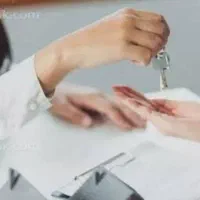 منشی خانم واقا جهت همکاری در املاک