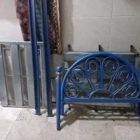 تخت آهنی