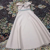 لباس مجلسی|لباس|زبرخان, |دیوار