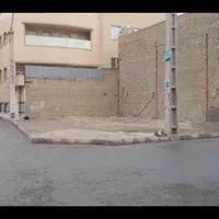 زمین ۱۷۲ متری ۲ نبش با پروانه ۳ طبقه روی پیلوت