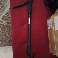 یک عدد پایه تک دور بین عکاسی