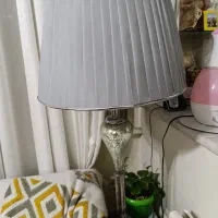 آباژور ایستاده