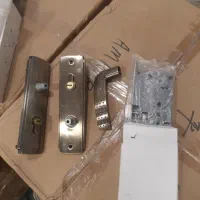 قفل و دستگیره درب چوبی