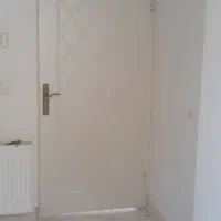 درچوبی  ۱عدد در سرویس بهداشتی و۱عدد در ورودی
