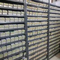 تراش کار وکمک تراش کار عدسی عینک طبی