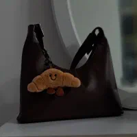 کیف طرح شل|کیف، کفش، کمربند|قم, ژاندارمها|دیوار