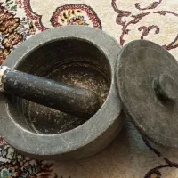 هاون سنگی با درب