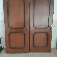 یک جفت درب چوبی اتاق ویک درب چوبی دولنگه .