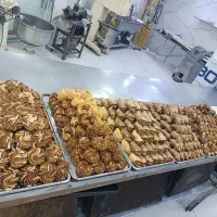 نیروی کار در قنادی آقا و خانم