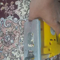 عمود بر .|ابزارآلات|نقده, |دیوار