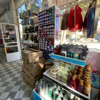 فروش کامل مغازه لوازم آرایشی و بهداشتی|آرایشی، بهداشتی، درمانی|مریوان, |دیوار