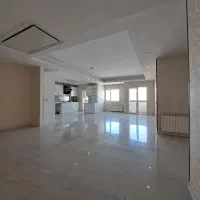 واحد خوش نقشه و نورگیر در چند قدمی دریاچه چیتگر|اجارهٔ آپارتمان|تهران, گلستان (شهرک راه آهن)|دیوار