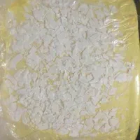 بستنی سنتی خامه ای پسته ای و خامه خشک پولکی