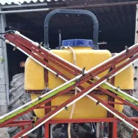 سمپاش ۴۰۰ لیتری با پمپ ۱۲۰ بار اماده بکار