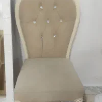 دو عدد صندلی میزبان