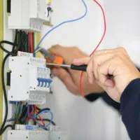 برق کار و انجام کلیه کارهای برقی