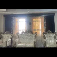 پرده ب همراه کتیبه مدال وسط و کناره های قهوه ای