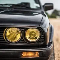 شاگرد نیمه ماهر در مکانیکی