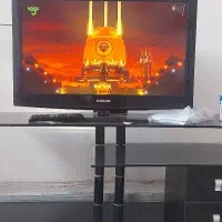 سامسونگLCD و میز تمام شیشه درحدنو باکارتن وکنترل