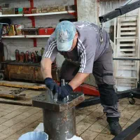 تعمیر جک های خودرویی و صنعتی ماشین الات سنگین