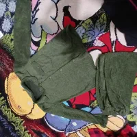 تعداد زیادی لباس دخترانه