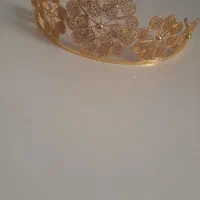 تاج و دست بند