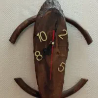 ساعت دیواری چوبی